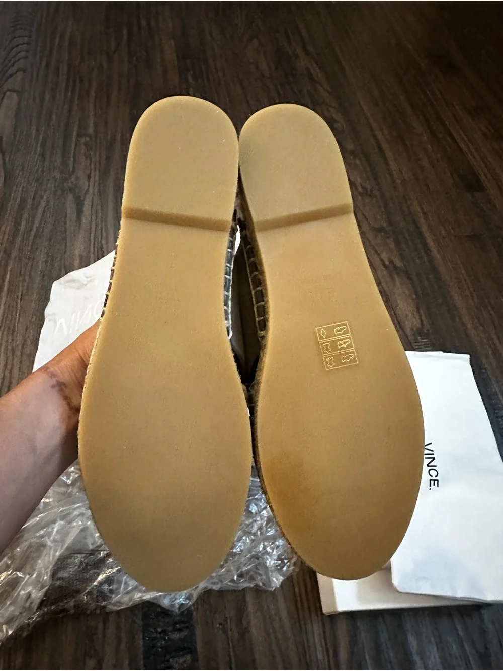 NIB VINCE Espadrilles Sandals